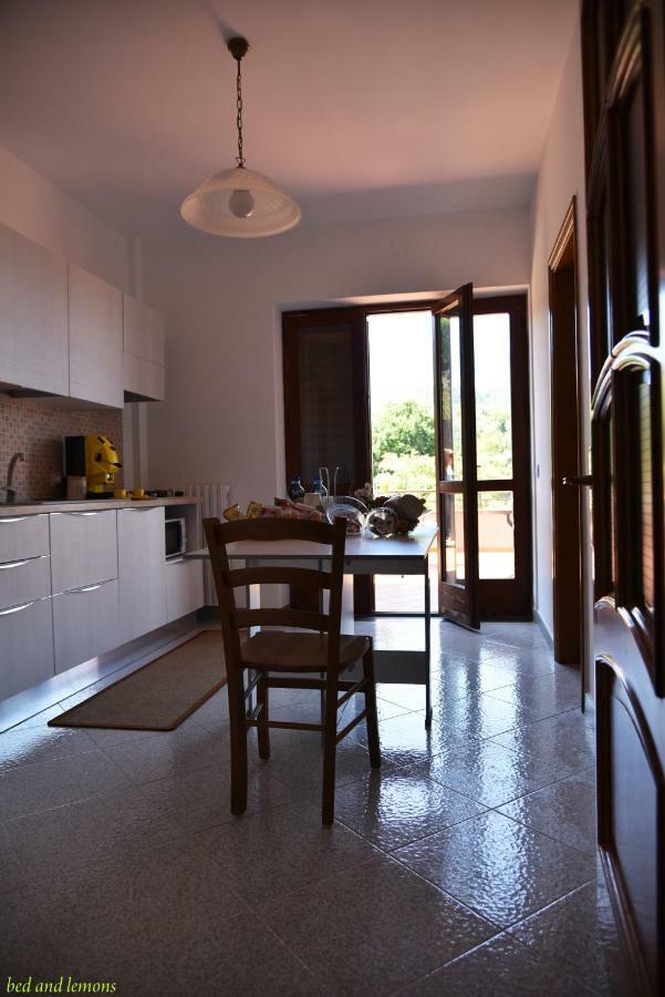Bed And Lemons Bed & Breakfast Пиано ди Соренто Екстериор снимка